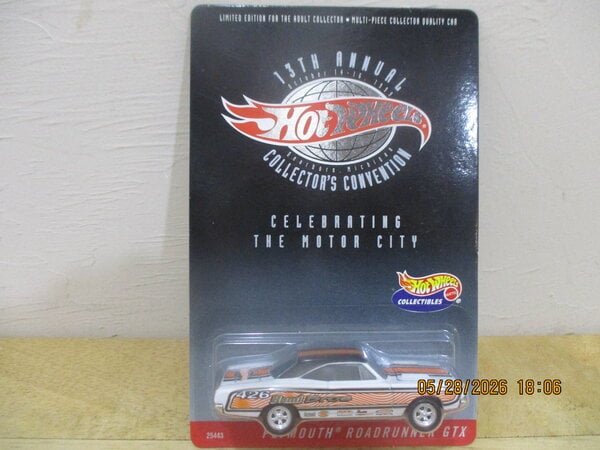 Hot Wheels 13th collector’s convention Plymouth Road Runner 13th Convention 1999 Front 1 X 5000.JPG - Hot