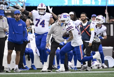 Khalil Scored on This 54 Yd Pass in The 3rd Qtr From Josh Allen