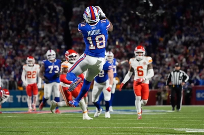 Elijah Moore only saw one target, but he hauled it in with a great catch for 28 important yards in the 3rd quarter.