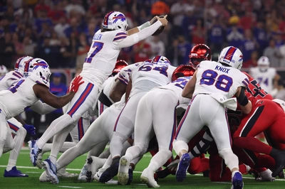 Josh Got A First Down With The ASSistance Of Reggie Gilliam