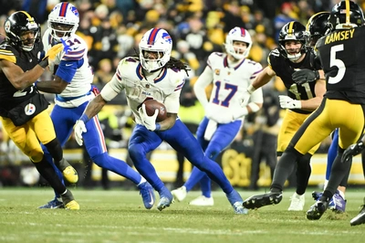 James Cook cuts hard and hits the hole as the Bills running game took control of the contest in the second half. Cook finished the game with 144 yards on 32 carries, and added 3 catches for another 33.