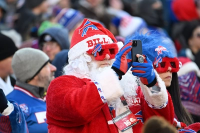 South Sideline Santa Snapped Some Scenes