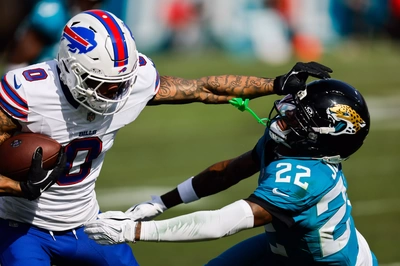 Keon's Lone Catch Was For 36 Yds & Set Up The Bills Go-Ahead TD 10-7 at The Half