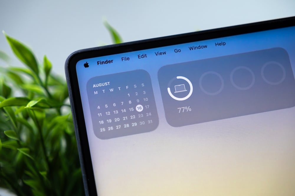 Apple's macOS Tahoe brings rounded corners that make adjusting windows ...