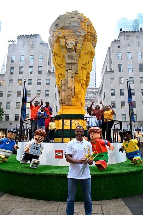 lego-fifa-score-big-with-world-cup-trophy-made-from-1-36-million