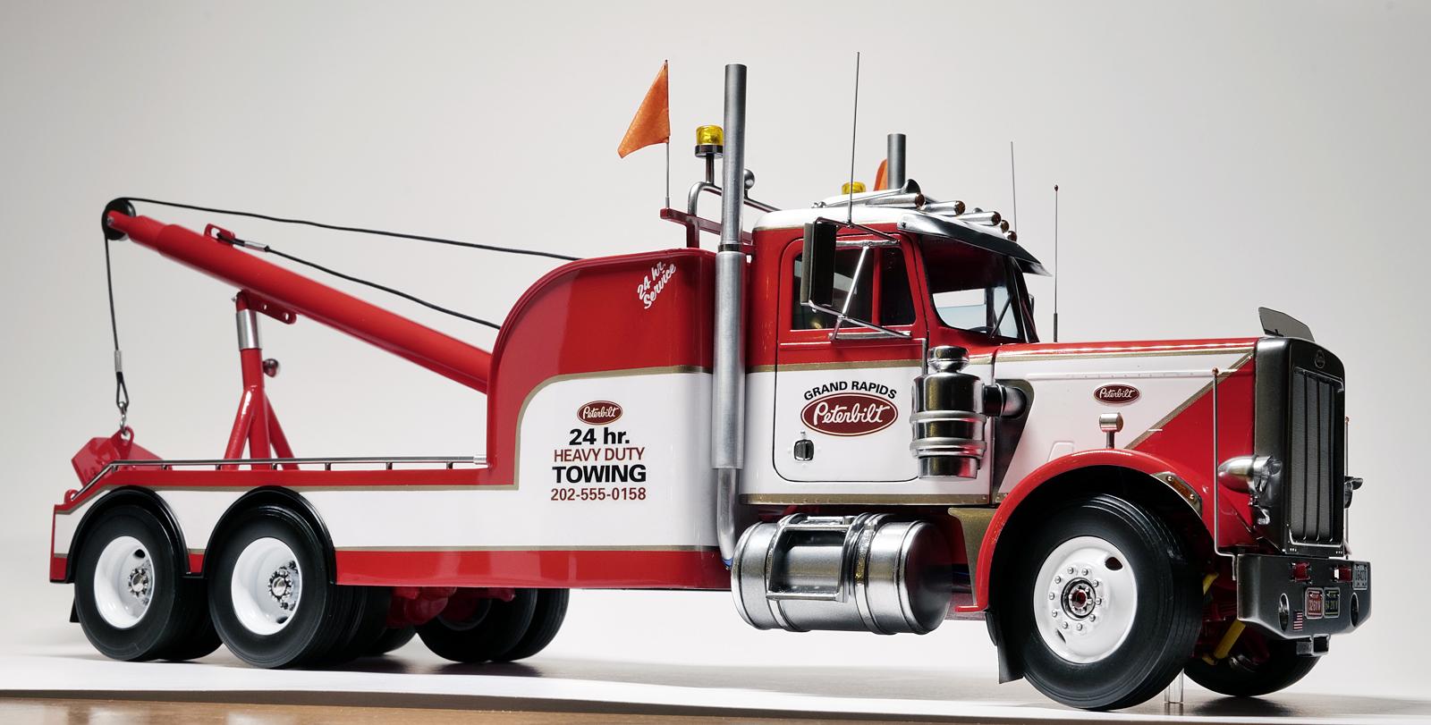 1/25 AMT Peterbilt Wrecker (extended bed version) - Model Trucks