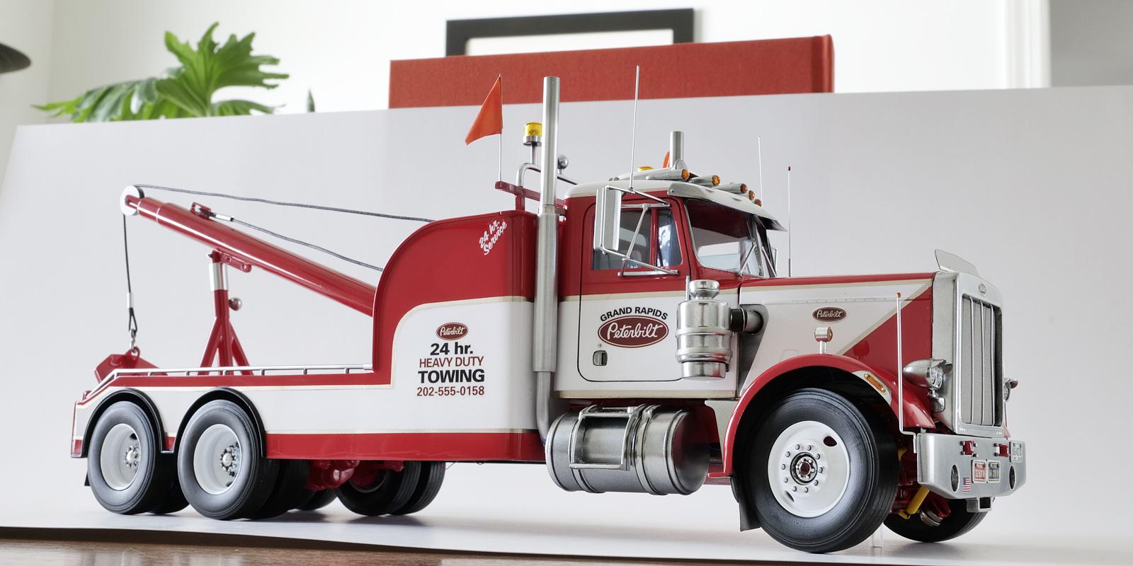 1/25 AMT Peterbilt Wrecker (extended bed version) - Model Trucks